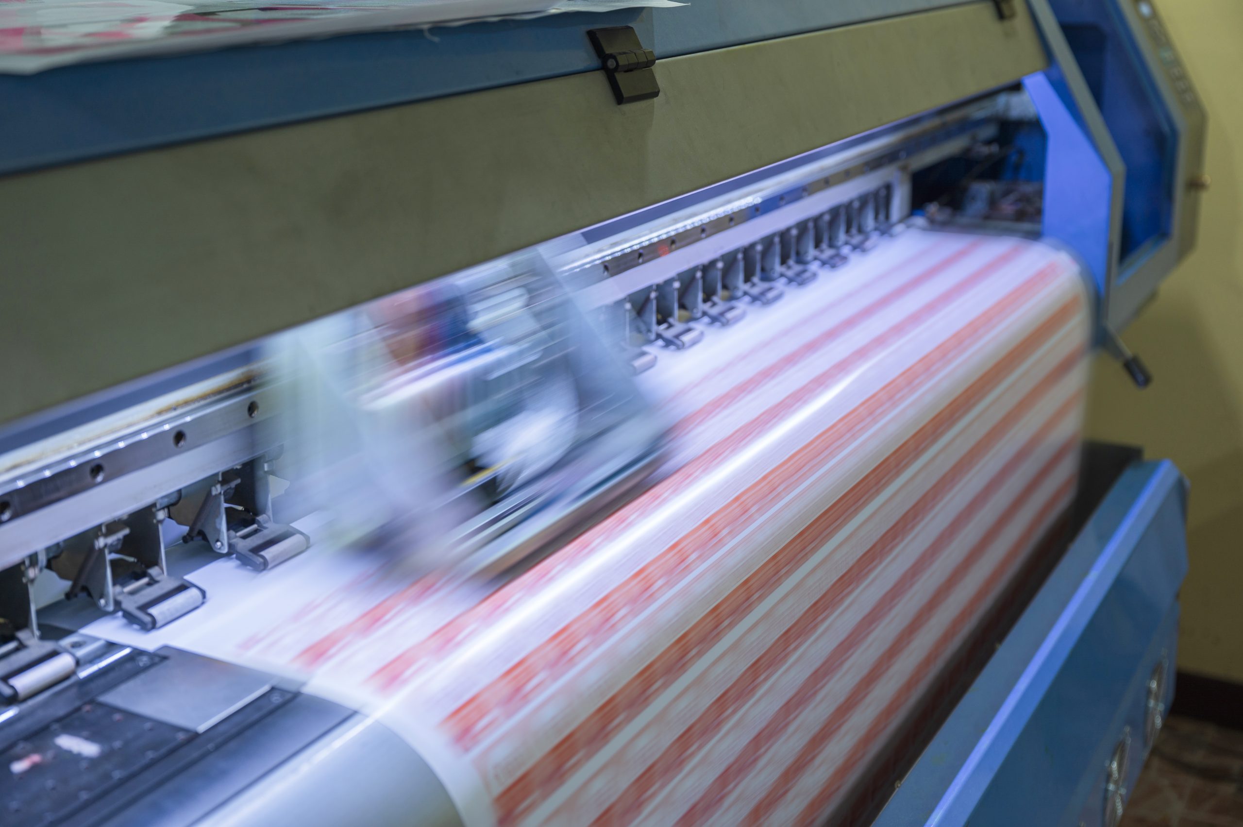 Production de supports print grand format et fabrication de PLV en atelier